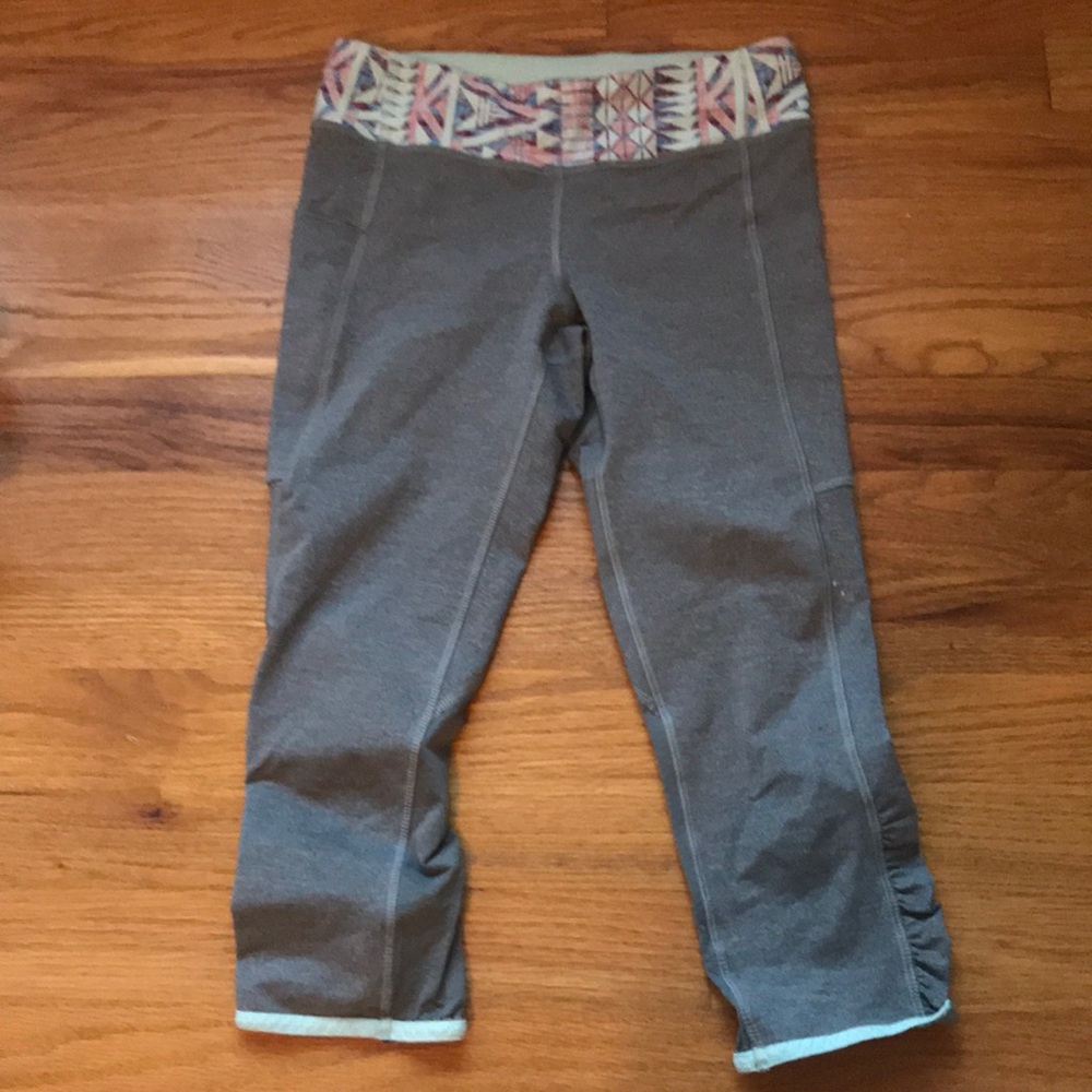 Grey cropped ivivva leggings